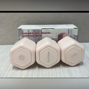 Magnetic travel containers skincare - beige - new in box